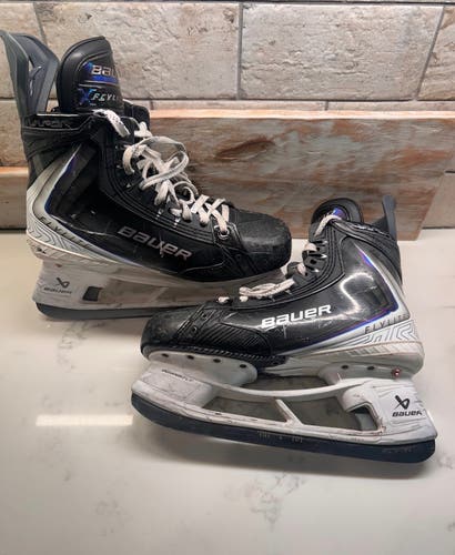 Black 2025 Bauer Vapor Flylite Hockey Skates Regular Width 9.5 (Used)