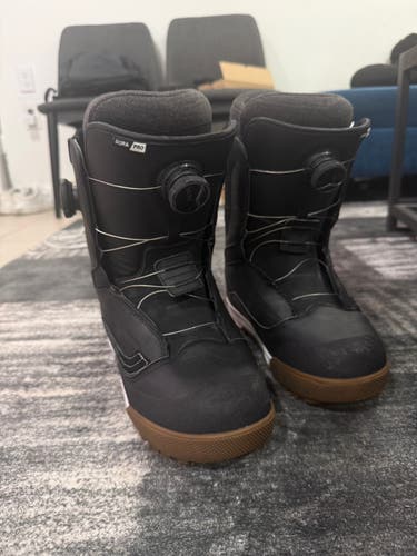 Vans Aura Pro BOA Snowboard Boots - Men's Size 10 - Black/Gum - Like New