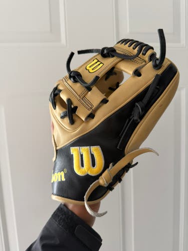 2026 Wilson A2K RHT Infield Baseball Glove 11.5" (Used)