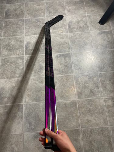 2 Pack Senior Bauer Pulse 2 Right Handed Hockey Stick P92 70 Flex (New)