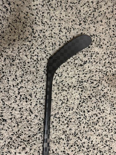 Intermediate ProBlackout Right Handed Hockey Stick P28M 65 Flex Pro Stock (Used)