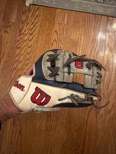 Wilson A2000 RH Infield Baseball Glove 11.25" (Used)