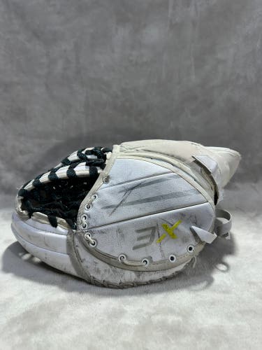White Senior Bauer Vapor 3X Goalie Gloves & Blockers Regular (Used)