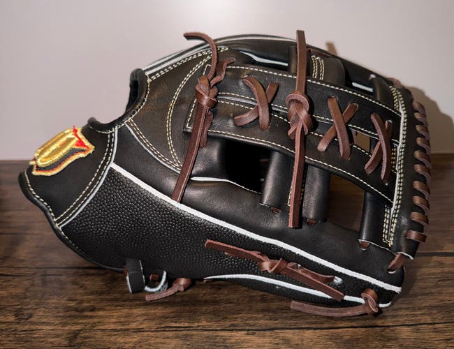 NWT RHT 12" Wilson Staff 1795 Baseball Glove
