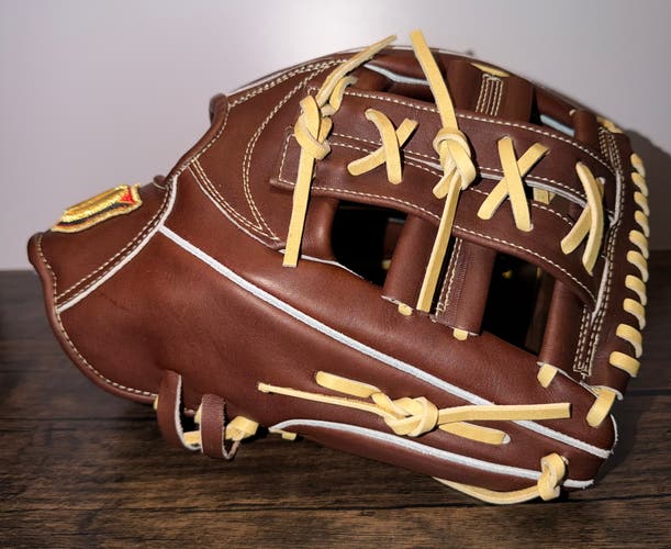 NWT RHT 12" Wilson Staff 1795 Baseball Glove