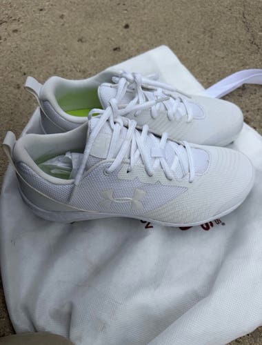White Size M 8.5 (W 9.5) Under Armour Metal Cleats (New)