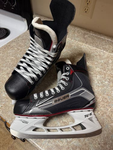 Like new SR 9.5EE Bauer Vapor X500 Hockey Skates Extra Wide Width 9.5 used 9.5 9 1/2