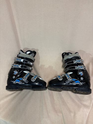 Mondo 25 & 25.5 Unisex Nordica All Mountain Easy One 5 Ski Boots (Used)