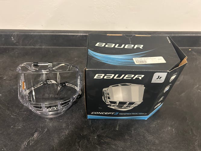 Bauer Concept 3 Full Shield (Used)