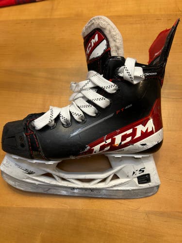 2021 CCM JetSpeed FT485 Hockey Skates Regular Width Size 1.5 (Used)
