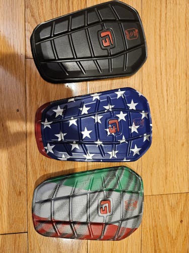 Small G-Form Shin Guards