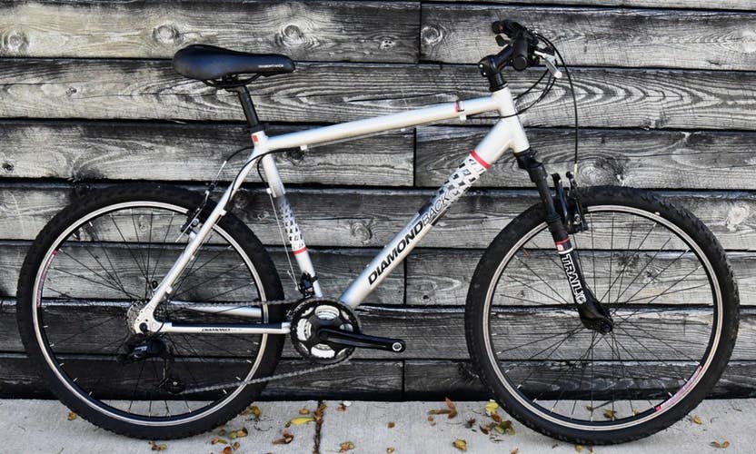 DIAMONDBACK SORRENTO MOUNTAIN BIKE SIZE LARGE, 20", 21 SPEED, ALUM, FRONT SUSP