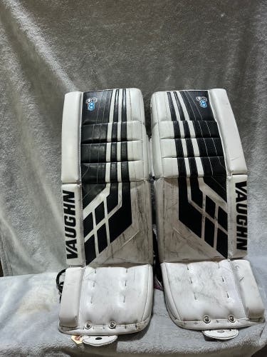 White 28" Intermediate Vaughn Velocity VE8 Goalie Leg Pads (Used)
