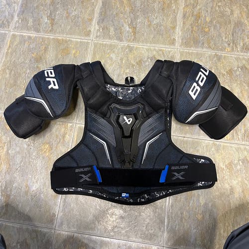 Bauer X S24 Shoulder Pads - Men's Medium Senior (Used)