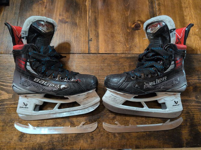 Bauer Vapor 5x Pro Hockey Skates Regular Width Size 1 (Used)