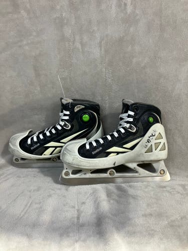 Intermediate Reebok 10K Hockey Goalie Skates Regular Width Size 4.5 (Used)
