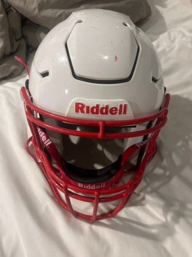 White Adult Medium Riddell SpeedFlex Helmet (Used)