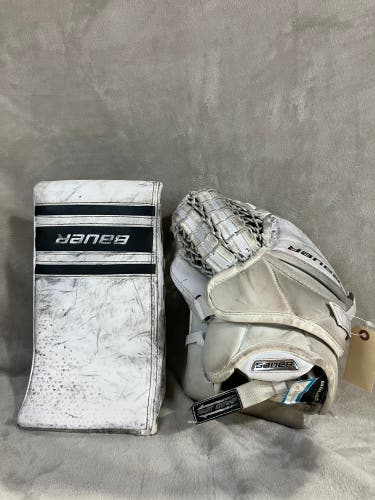 White Junior Bauer GSX Goalie Gloves & Blockers Regular (Used)
