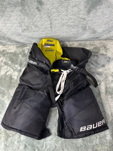 Black Junior Medium Bauer Supreme 3S Pro Hockey Pants (Used)