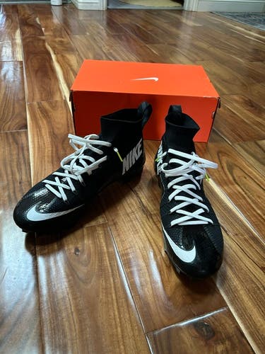 Men's Size M 11.5 (W 12.5) Nike Low Top Vapor Edge Untouchable 360 Cleats (Like New)