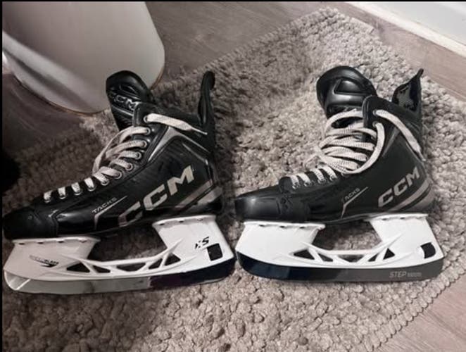 2024 CCM Tacks XF Pro Hockey Skates Regular Width 9.5 (Used)