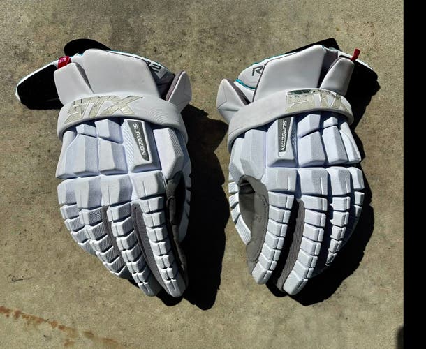 STX Surgeon RZR2 Lacrosse Gloves (Used)