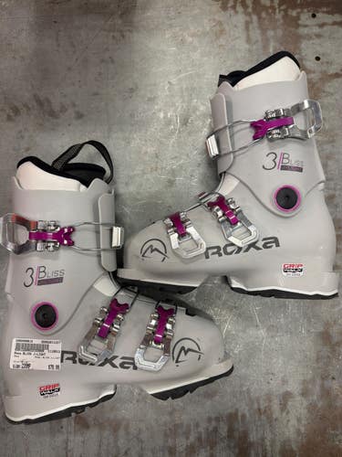 Used Roxa BLISS J-LIGHT Womens DH Ski Boot White 235 MP - J05.5 - W06.5 11337-S000498618