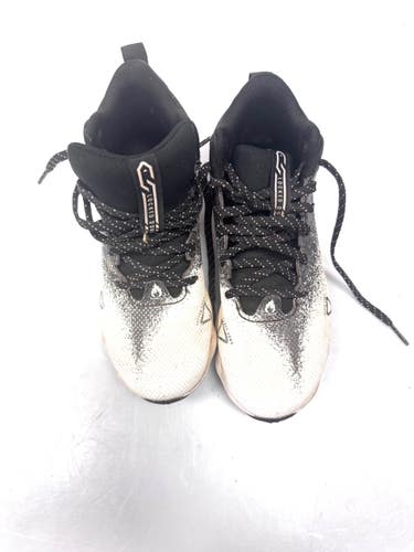 Used Under Armour Jr FB Cleats Black Junior 04 11860-S000316940