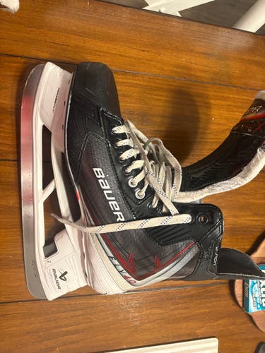 Black 2025 Bauer Vapor Flylite Hockey Skates Wide Width 11.5 (Used)