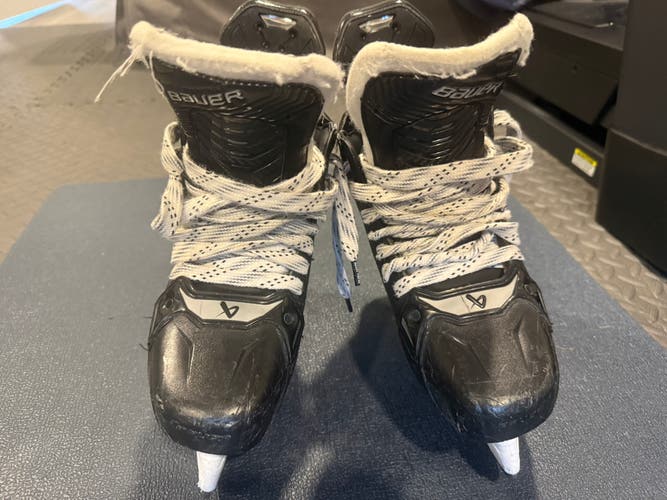 Black 2024 Bauer Supreme Shadow Hockey Skates Size 5 (Used) fit 2