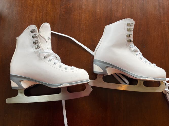 Jackson Ultima 150 Figure Skates Adult 5 (Used)