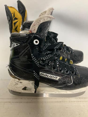 Used Bauer SUPREME IGNITE PRO+ Intermediate Hockey Skate Intermediate 4.5 11823-S000042340