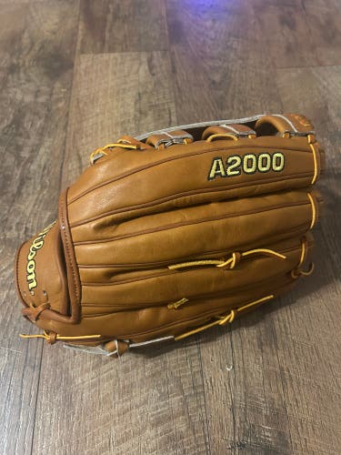 Wilson A2000 LH Outfield Baseball Glove 12.75" (New)