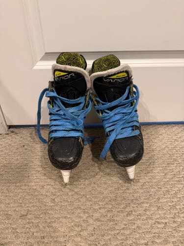 Bauer Vapor 3X Hockey Skates Regular Width Size 3.5 (Used)