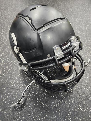 Used Schutt Youth F7 LX1 MATTE FB Helmet Black LG 11849-S000043884