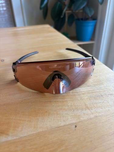 Unisex Adult One Size Fits All Oakley Sunglasses (Used)