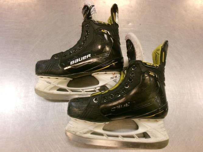 Used Bauer SUPERME M4 Junior Hockey Skate Junior 05 11339-S000207650