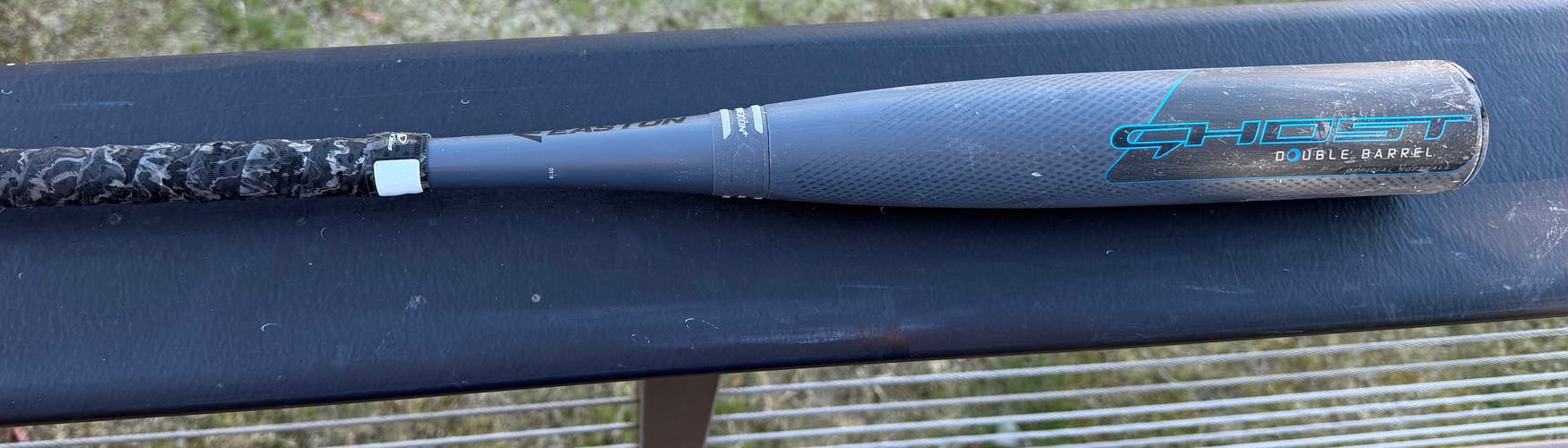 Easton Ghost Composite Bat (-11) 18 oz 29" (Used)