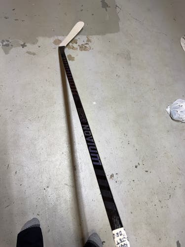 Senior Warrior Super Novium Right Handed Hockey Stick W03 75 Flex (Used)