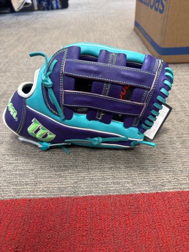 A2000 RH throw baseball mitt 12”