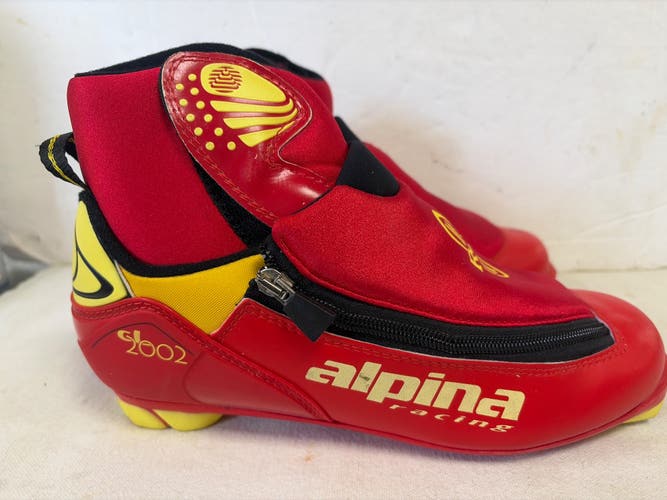 Classic Size 8.5 Alpina NNN Cross Country Ski Boots (Used)