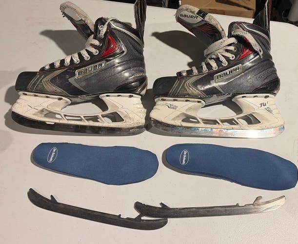 Bauer Vapor X100 Hockey Skates  7D 2 sets of steel Bladetech and LS4