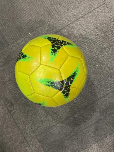 Used Adidas ADIDAS BALL SZ5 All Size Soccer Ball Green 5 11614-S000242117