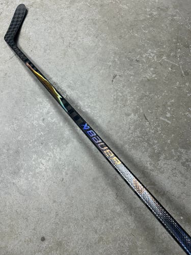 87 Flex P28M Senior Bauer Flylite Right Hand Hockey Stick NHL Pro Stock (New)