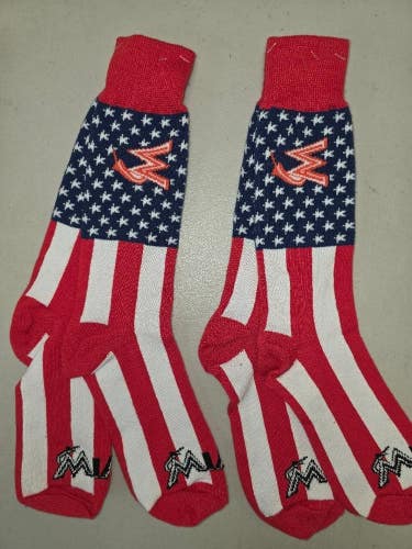 ST1 Mens MLB MIAMI MARLINS Crew Lot of 2 Pair Socks LARGE NEW