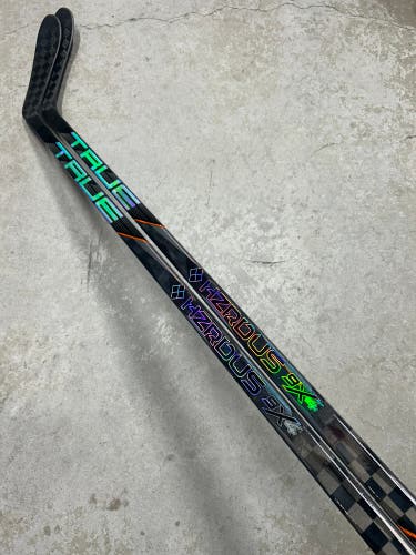 2 PACK 75 Flex P28 True Hzrdus 9x4 Senior Right Hand Hockey Stick Pro Stock (New)