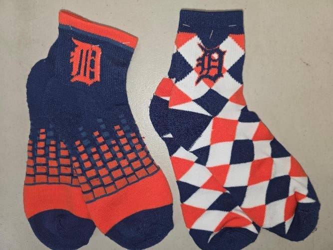 ST3 Mens MLB DETROIT TIGERS Crew Lot of 2 Pair Socks LARGE NEW