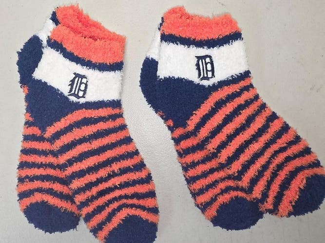 ST7 Mens MLB DETROIT TIGERS Crew Lot of 2 Pair Socks MEDIUM NEW