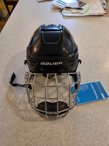 Senior Small Bauer Re-Akt 85 Helmet (Used)