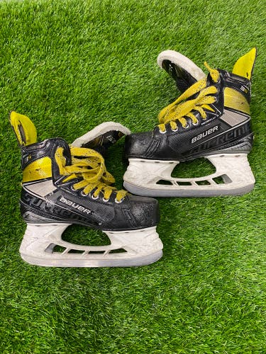 Bauer Supreme 3S Hockey Skates | Junior 2.5 (Regular)